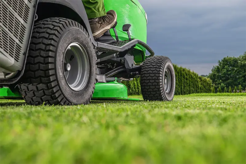 Lawn Care in West County St Louis Missouri
